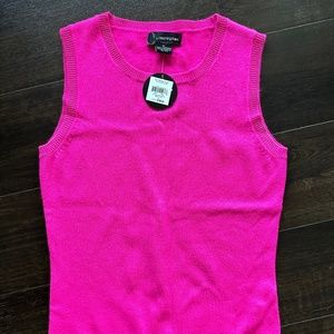 100% Cashmere Bloomingdales sleeveless shirt NWT size S